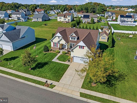 4th image of 38 Granite Ln