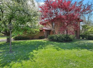 26 Willow Ct, Champaign, IL 61822