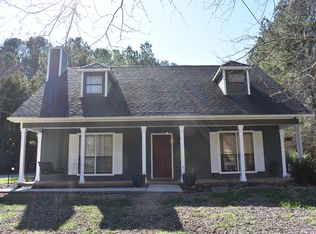 1840 Fox Ridge Dr, Hoschton, GA 30548