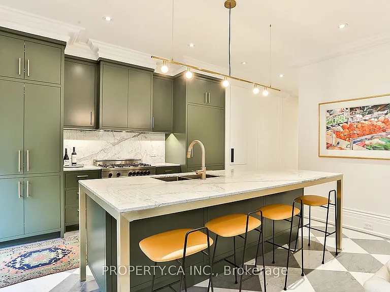 38 Beaconsfield Ave #MAIN HOUSE — Photo 12