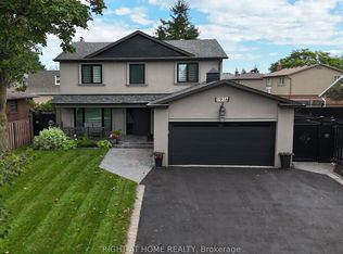 1916 Pagehurst Ct, Mississauga, ON L4X1Y7
