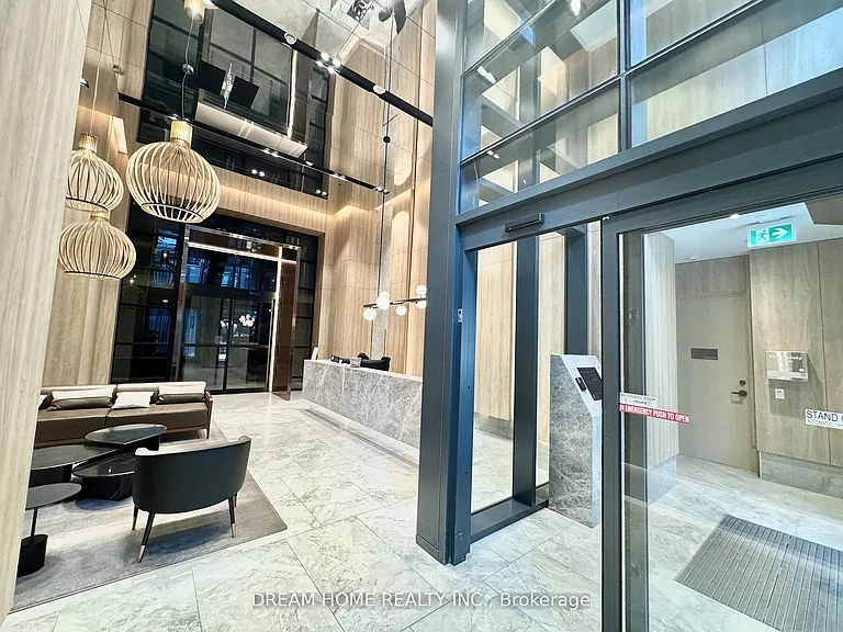 252 Church St #717 — Photo 3