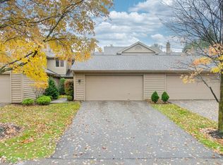18 Dorset Ct, Beachwood, OH 44122