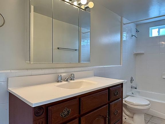 5th image of 142 Buchanan Dr #142