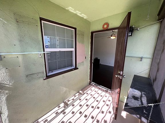 4th image of 4406 Earle Ave