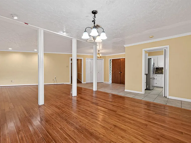 1701 Mistletoe Ln — Photo 17