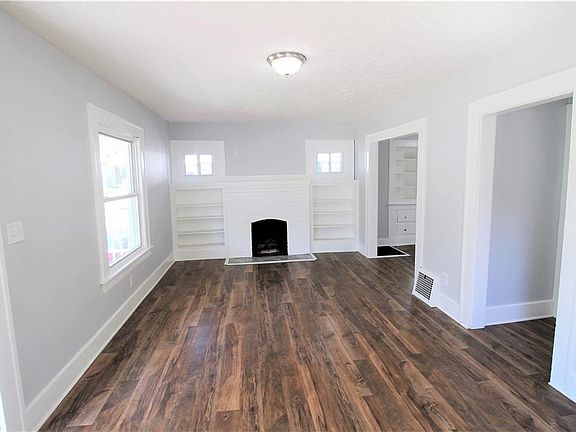 3rd image of 410 Grand Ave