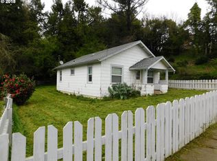 937 Spruce St, Myrtle Point, OR 97458