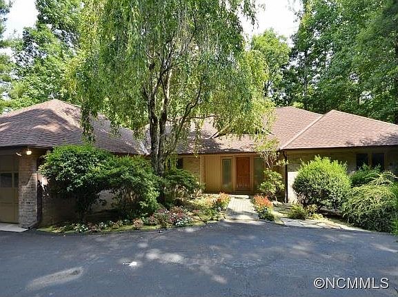 1st image of 120 Greenleaf Dr
