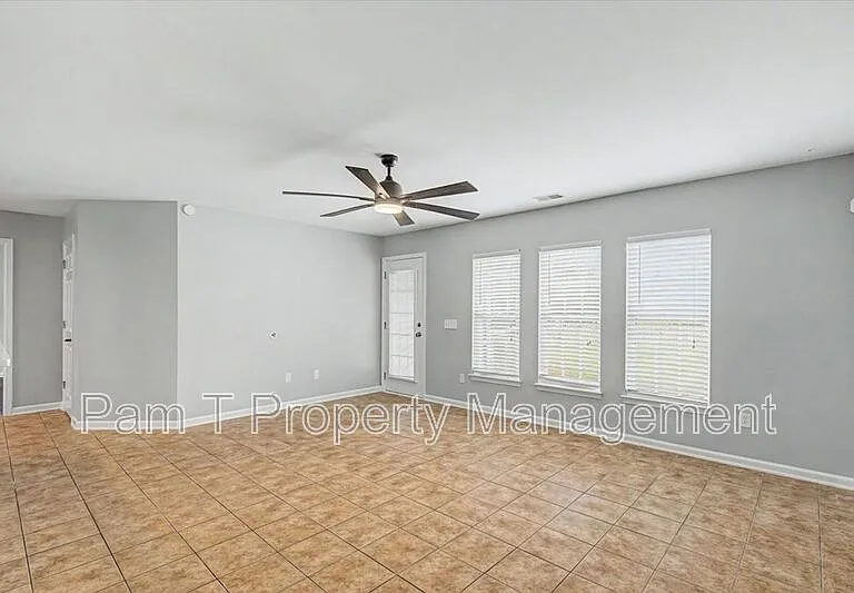 4 Bainbridge Way — Photo 14