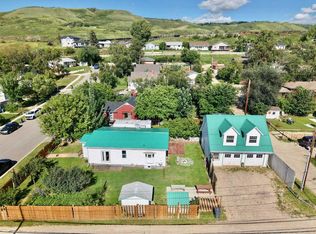 10111 W 106th Ave, Peace River, AB T8S1K9