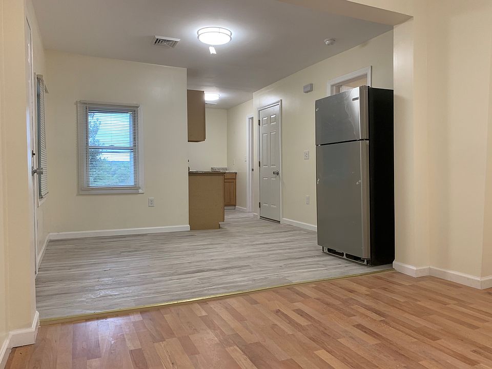 1st image of 96 Hill St #6