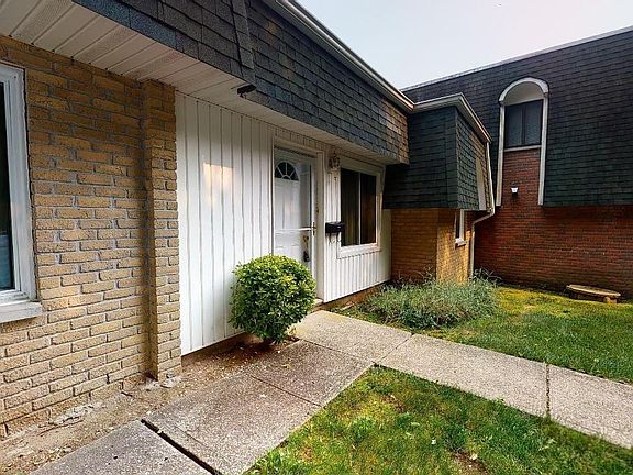 2nd image of 654 W End Dr #654