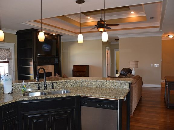 5th image of 126 Brookwood Dr