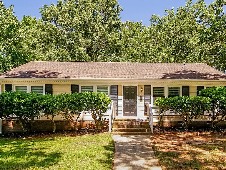 6725 Barrington Dr — Photo 1