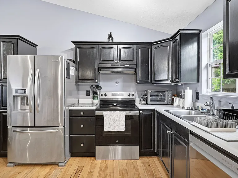 209 Greenwood Rd — Photo 4