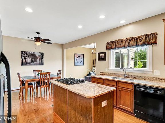 3rd image of 6005 Popes Creek Pl