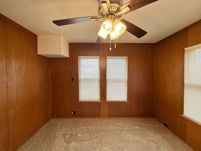 809 Jefferson St — Photo 17