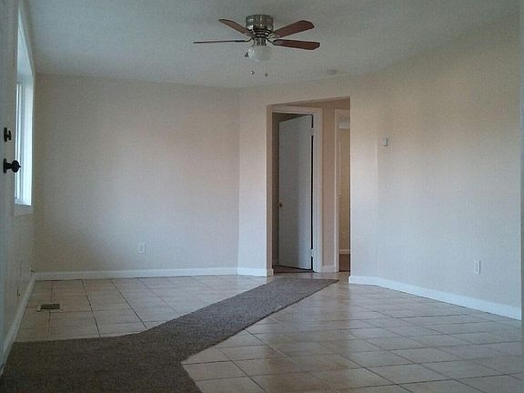 4th image of 708 Blossom Dr