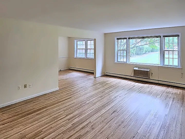 1 bed, 1050 sqft, $2,350 — Photo 4