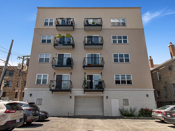 5th image of 2021 N Kedzie Ave APT 4C