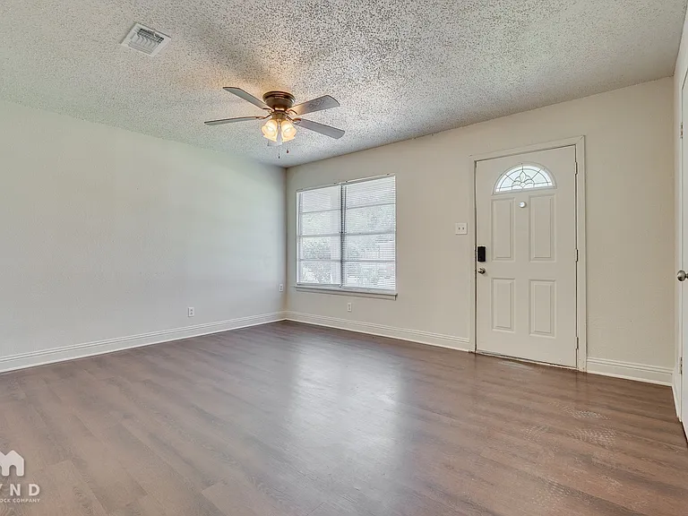 5054 Virgil St — Photo 10