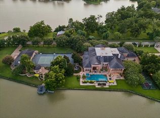 7 Paradise Point Dr, Sugar Land, TX 77478