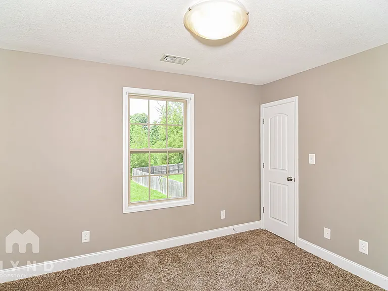 619 Woodhaven Dr — Photo 13