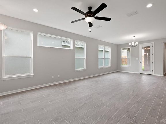 5th image of 1424 Zurich Ave