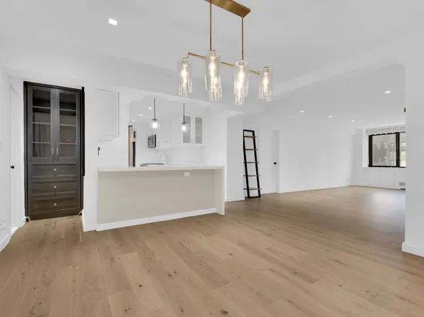 25 Sutton Place South image 3 of 20