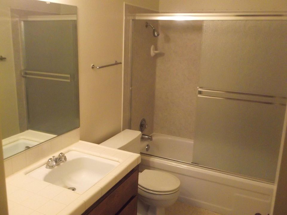 2nd image of 445 W Bullard Ave #45115