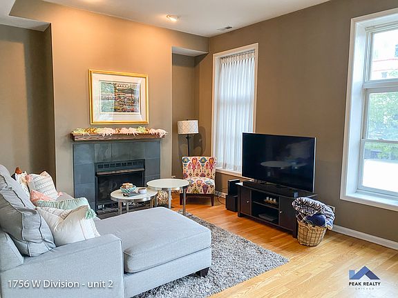 4th image of 1756 W Division St #1753267