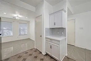 50 Thicket Grove Pl — Photo 3