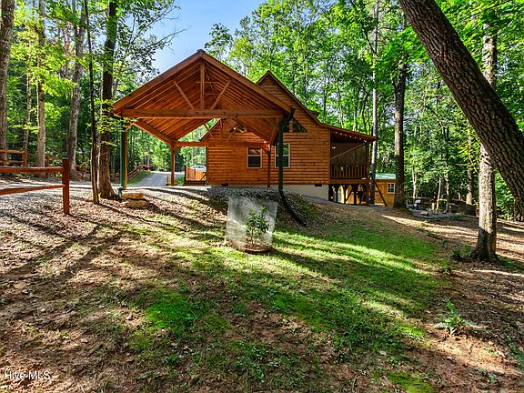 2nd image of 84 Oakcrest Lane