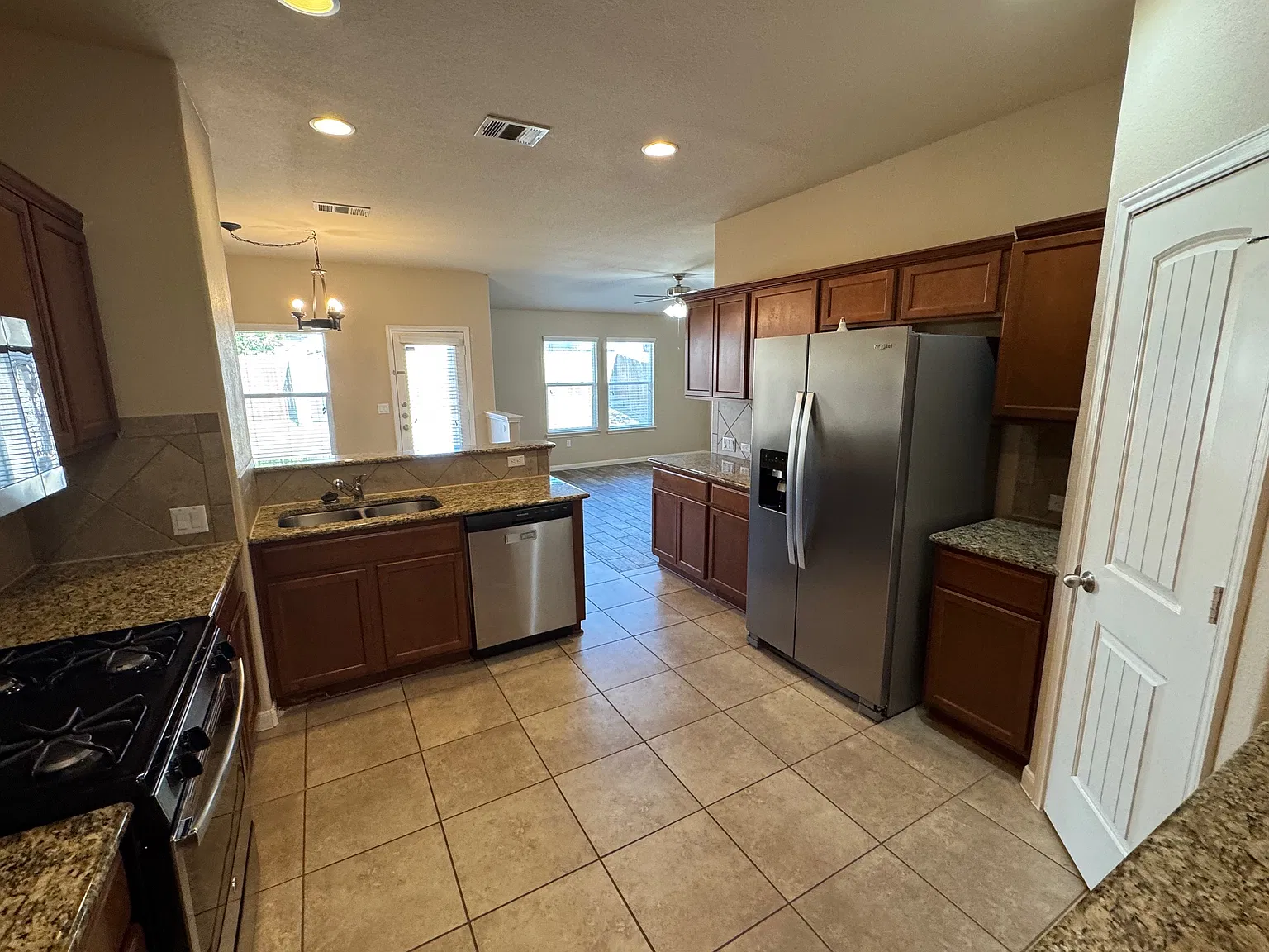 4 bed, 1766 sqft, $1,875 — Photo 3