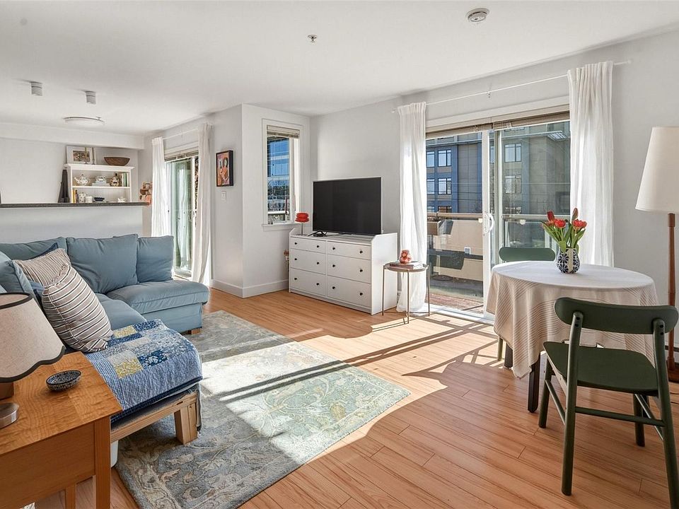 1st image of 356 Gorge Rd E #303