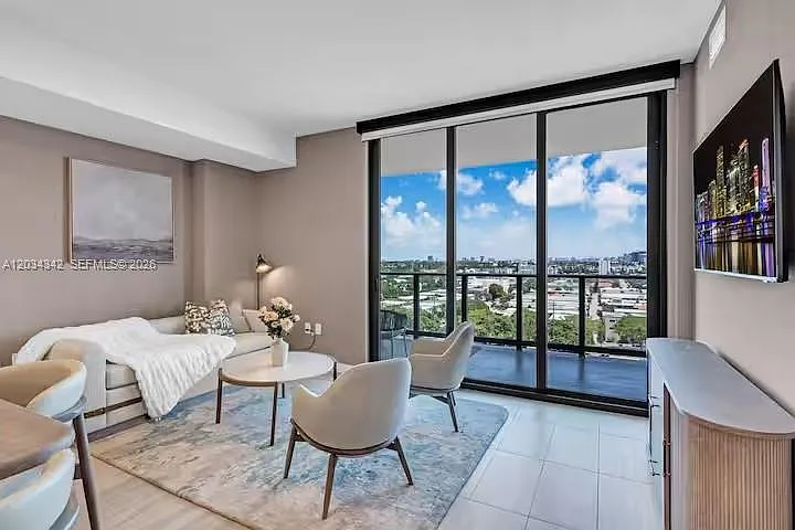 2 bed, 1.0 bath, $5,499 — Photo 2