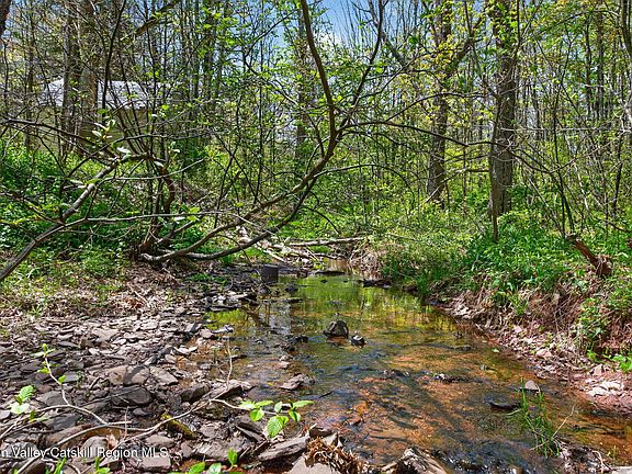 3rd image of 689 Old Road