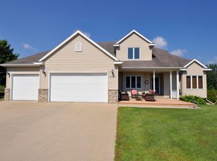 7127 Halifax Ln NW, Rochester, MN 55901