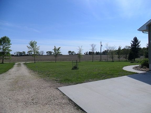 5th image of 107 Hidden Oaks Ln