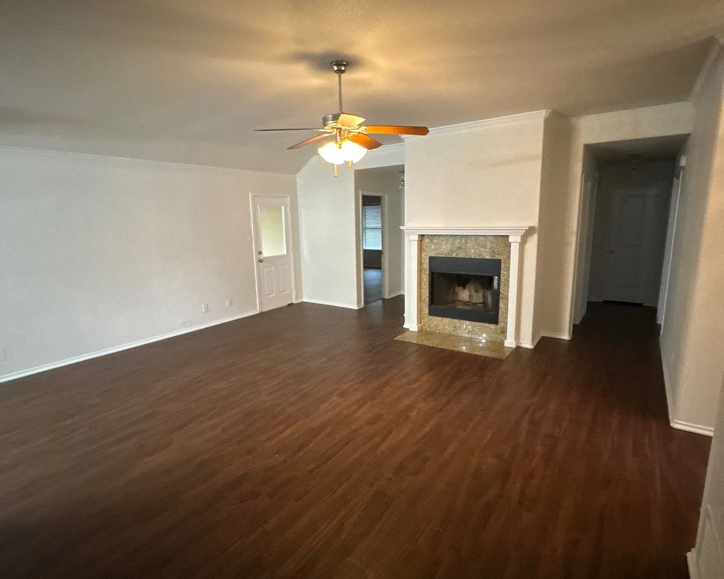 4 bed, 1727 sqft, $1,875 — Photo 2
