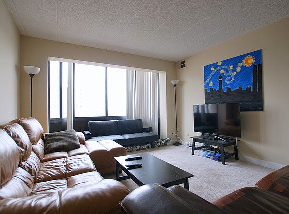 3rd image of 637 E Woodland Park #603