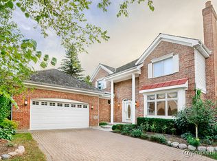 4 Andover Ct, Lincolnshire, IL 60069