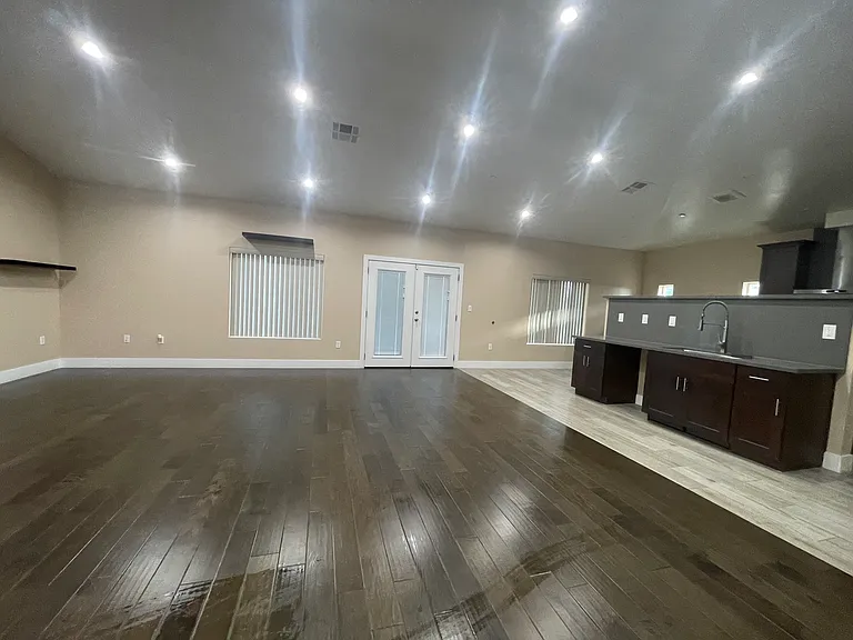 17515 Live Oak St — Photo 39