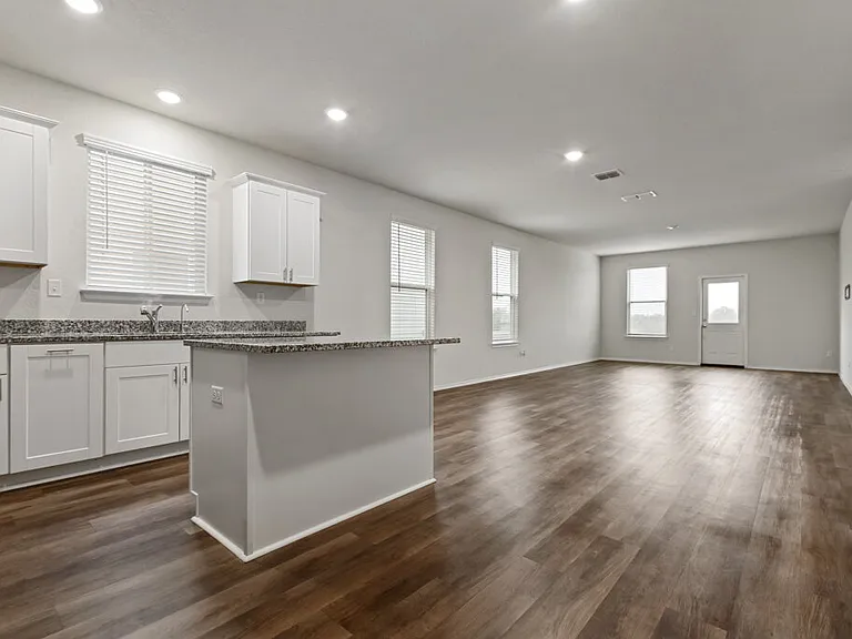 440 Lynwood Gold — Photo 5