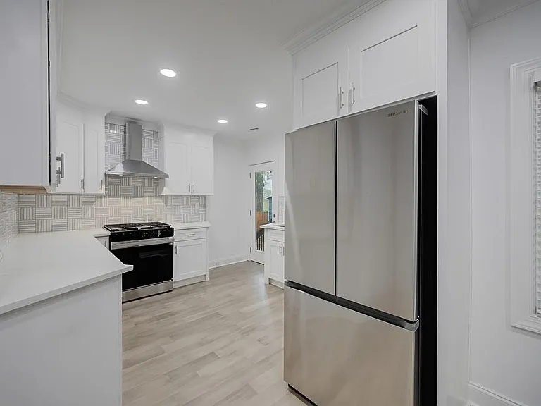 593 Lynnhaven Dr SW — Photo 11