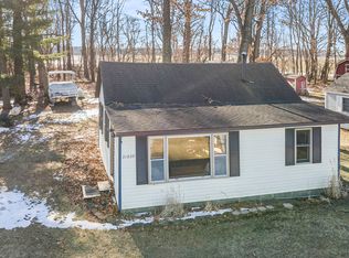 21829 Schweitzer Rd, Three Rivers, MI 49093