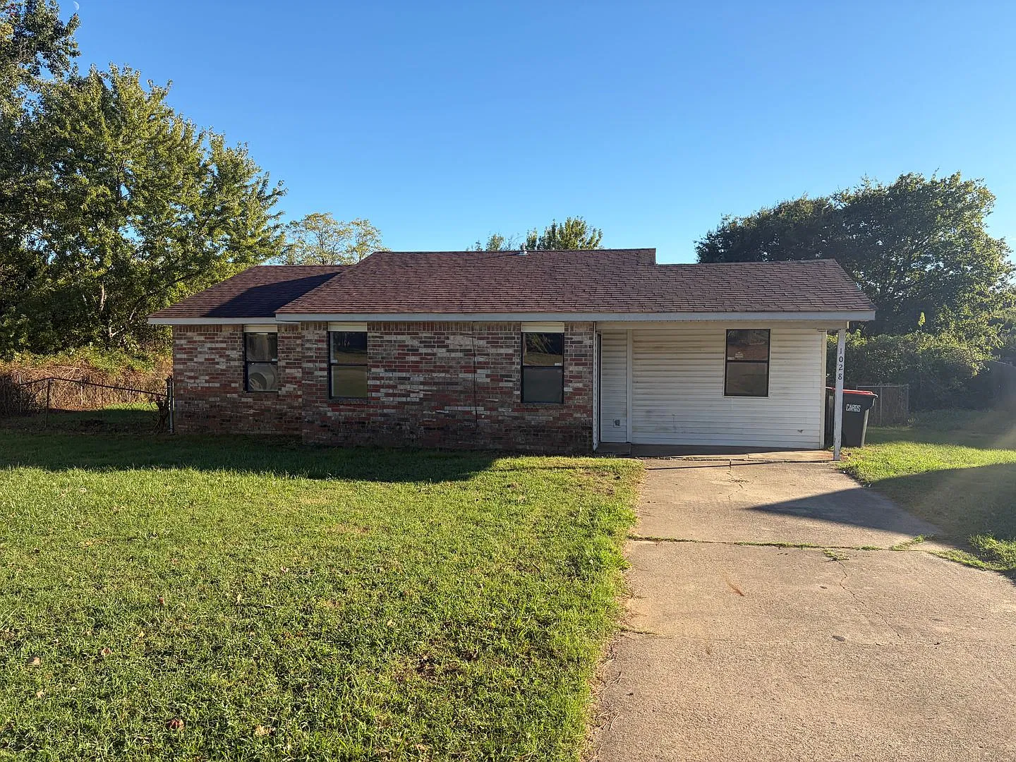 Coming Soon!! 4 Bedroom and 1 Bathroom House — Photo 1