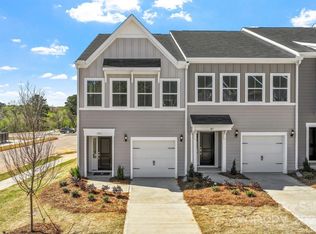 2712 Lehigh Rd, Charlotte, NC 28208