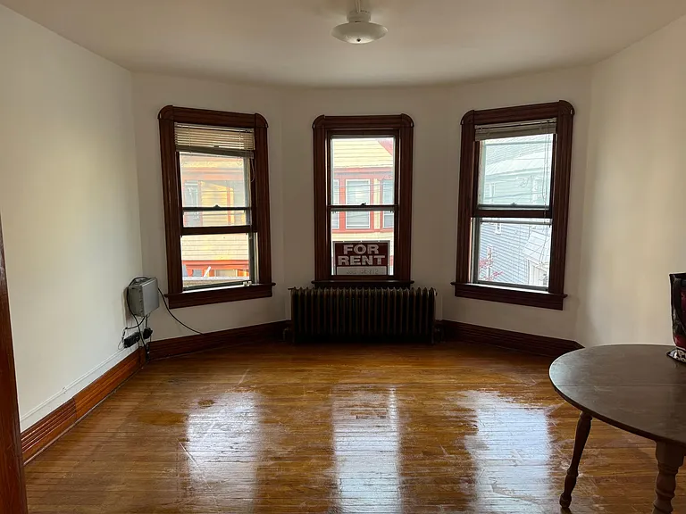19 Ingersoll Ave #2 — Photo 14